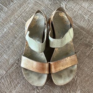 OTBT Bushnell gold size 7 1/2